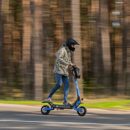 5 CONSEILS DE SÉCURITÉ POUR CONDUIRE UN SCOOTER ÉLECTRIQUE PENDANT L'HIVER